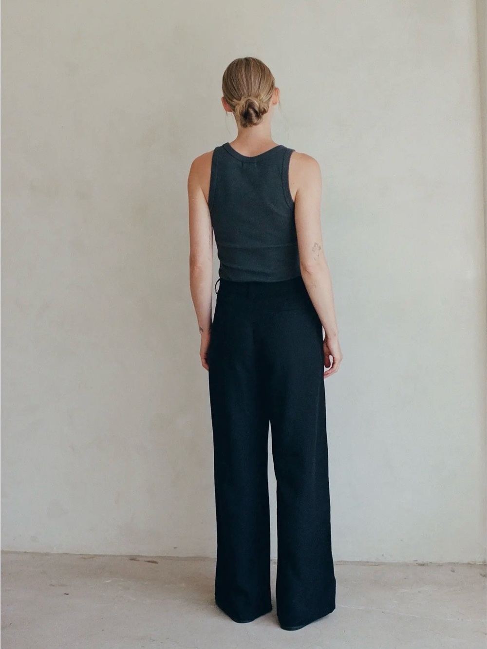 Classic Ribbed Tank Top - Black - Picture 3 of 3